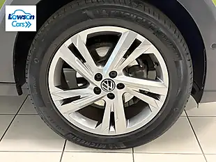 Used 2022 Volkswagen Taigo R-Line Green - Interior and Exterior details 10