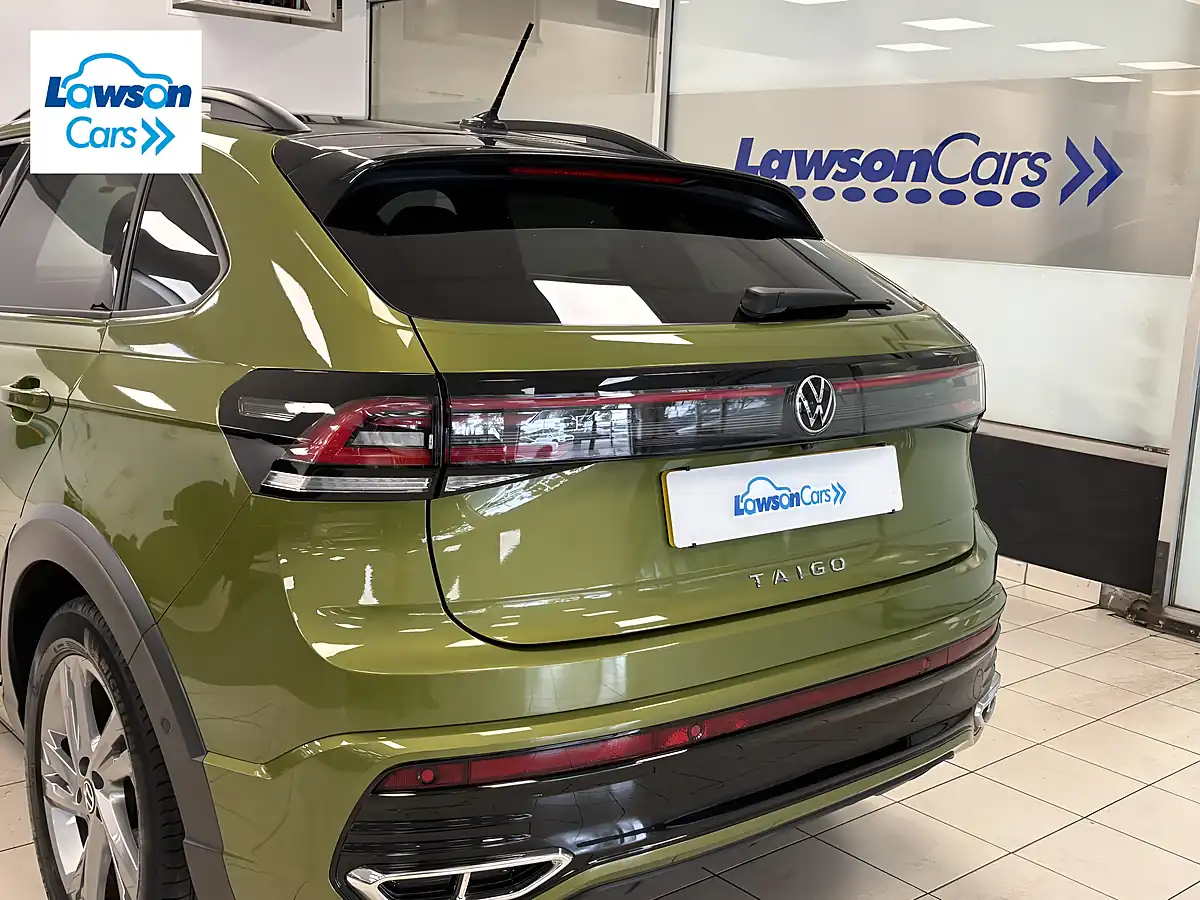 Used 2022 Volkswagen Taigo R-Line Green - Interior and Exterior details 11