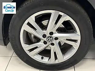 Used 2022 Volkswagen Taigo R-Line Green - Interior and Exterior details 13