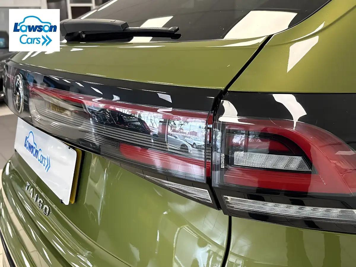 Used 2022 Volkswagen Taigo R-Line Green - Interior and Exterior details 16