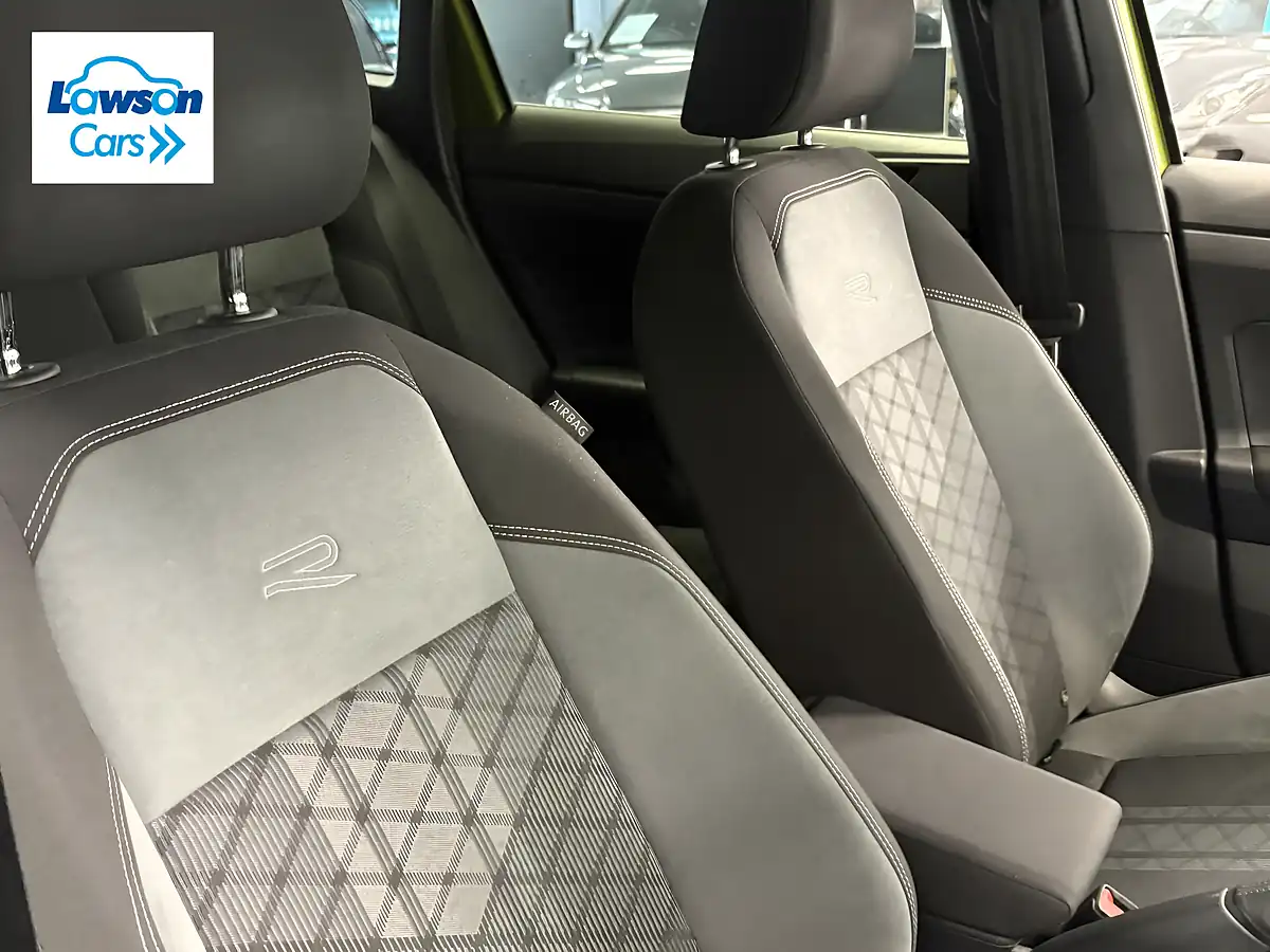Used 2022 Volkswagen Taigo R-Line Green - Interior and Exterior details 19