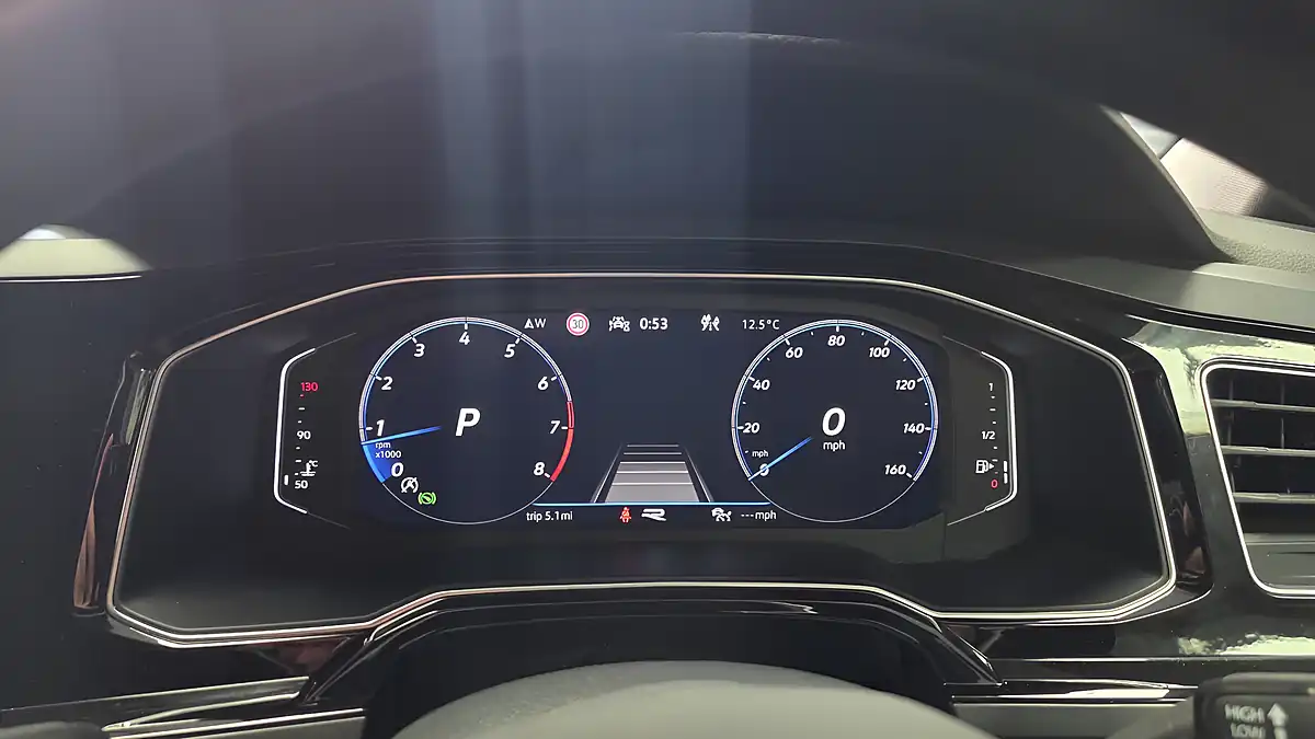Used 2022 Volkswagen Taigo R-Line Grey - Interior and Exterior details 15