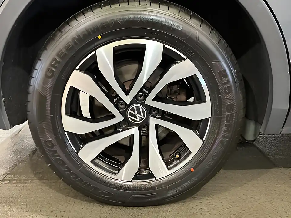 Used 2022 Volkswagen Tiguan Active Grey - Interior and Exterior details 15