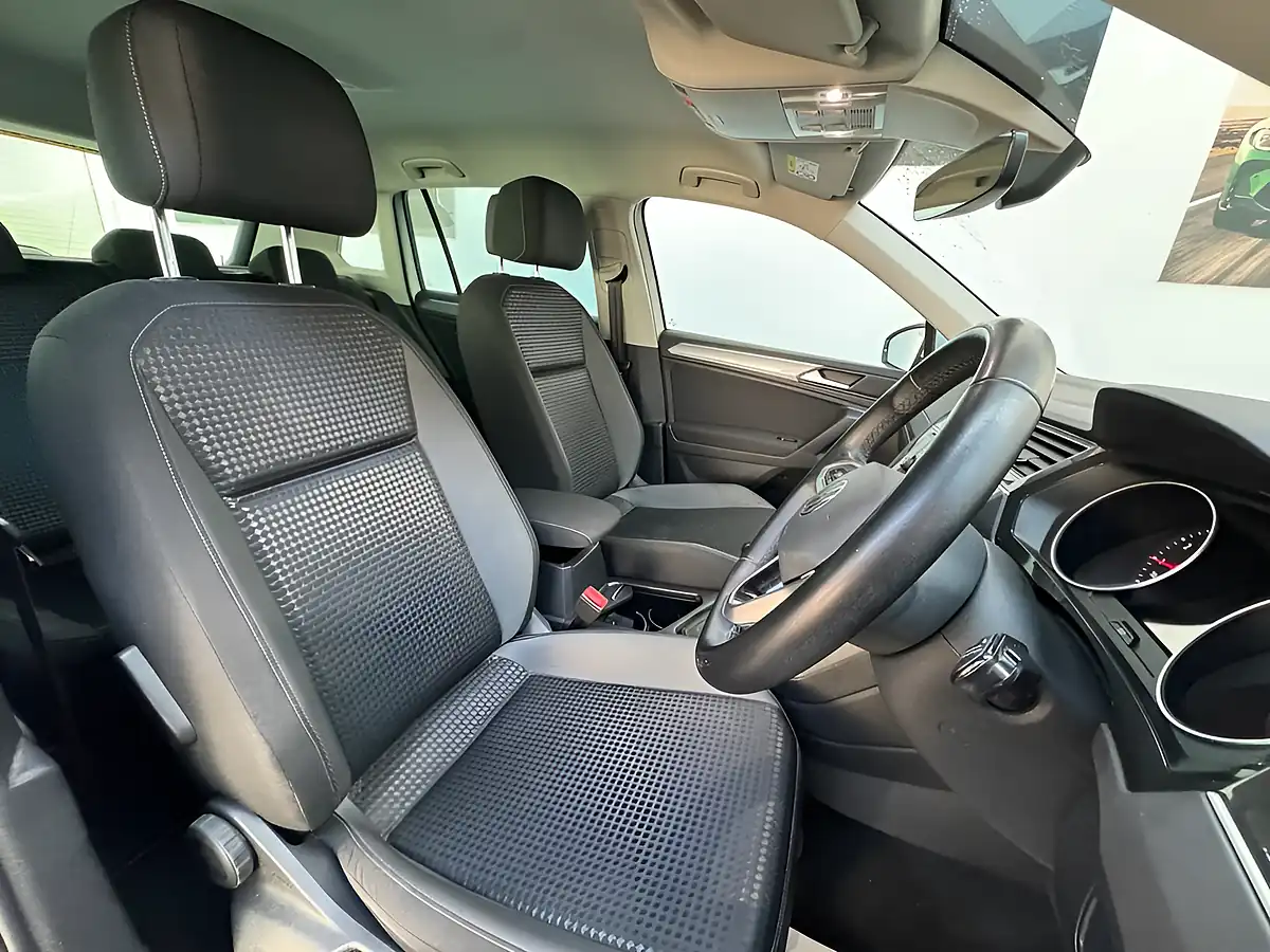 Used 2022 Volkswagen Tiguan Active White - Interior and Exterior details 7