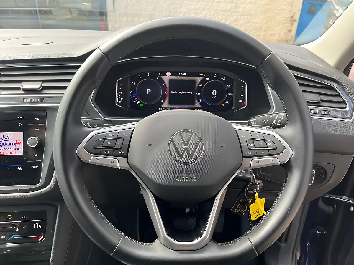 Used 2022 Volkswagen Tiguan Allspace Life Blue - Interior and Exterior details 12