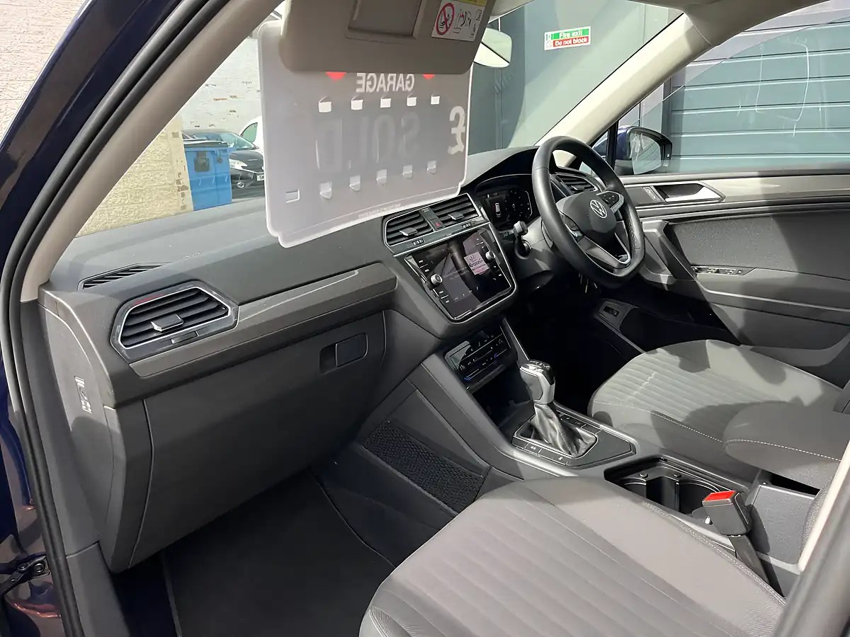 Used 2022 Volkswagen Tiguan Allspace Life Blue - Interior and Exterior details 13