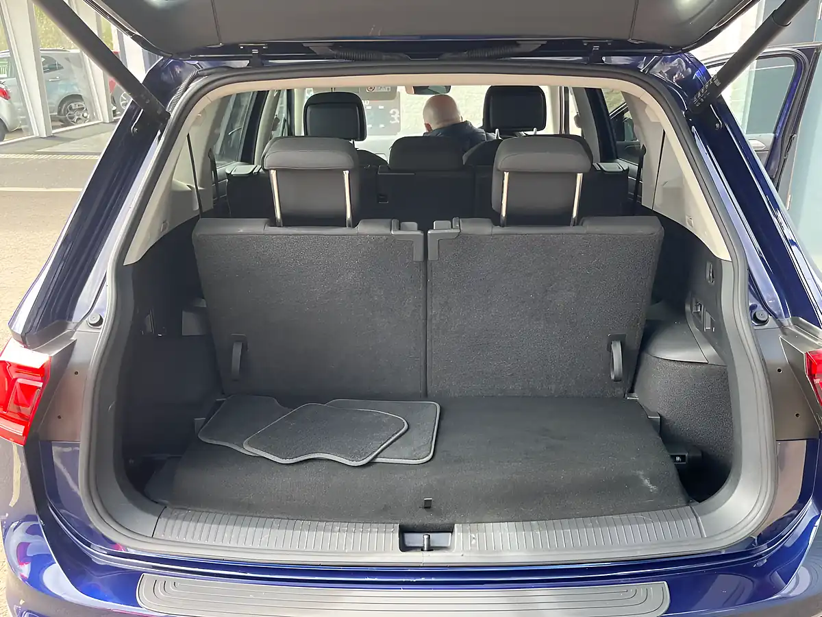 Used 2022 Volkswagen Tiguan Allspace Life Blue - Interior and Exterior details 14