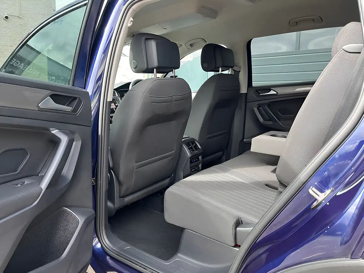 Used 2022 Volkswagen Tiguan Allspace Life Blue - Interior and Exterior details 19