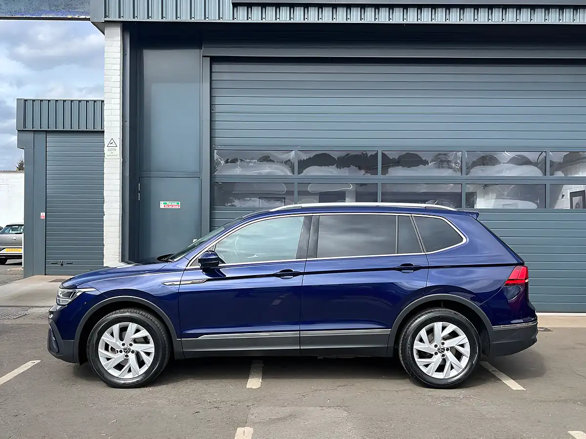 Used 2022 Volkswagen Tiguan Allspace Life Blue - Interior and Exterior details 2