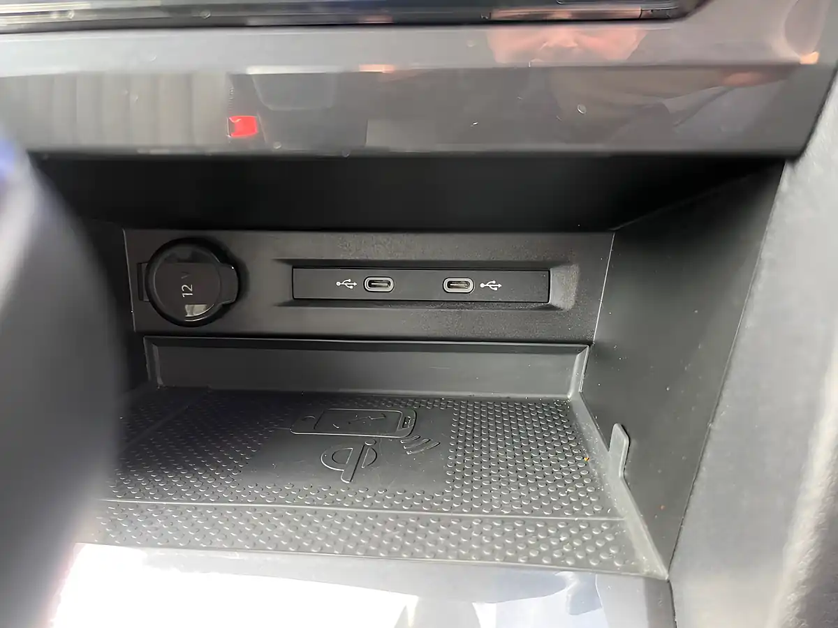 Used 2022 Volkswagen Tiguan Allspace Life Blue - Interior and Exterior details 20