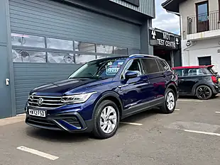 Used 2022 Volkswagen Tiguan Allspace Life Blue - Interior and Exterior details 6
