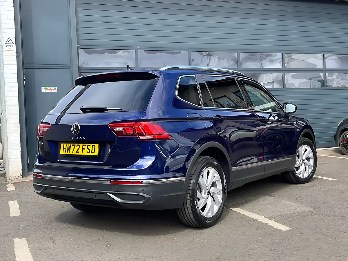 Used 2022 Volkswagen Tiguan Allspace Life Blue - Interior and Exterior details 7