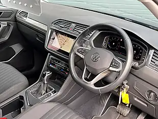 Used 2022 Volkswagen Tiguan Allspace Life Blue - Interior and Exterior details 9