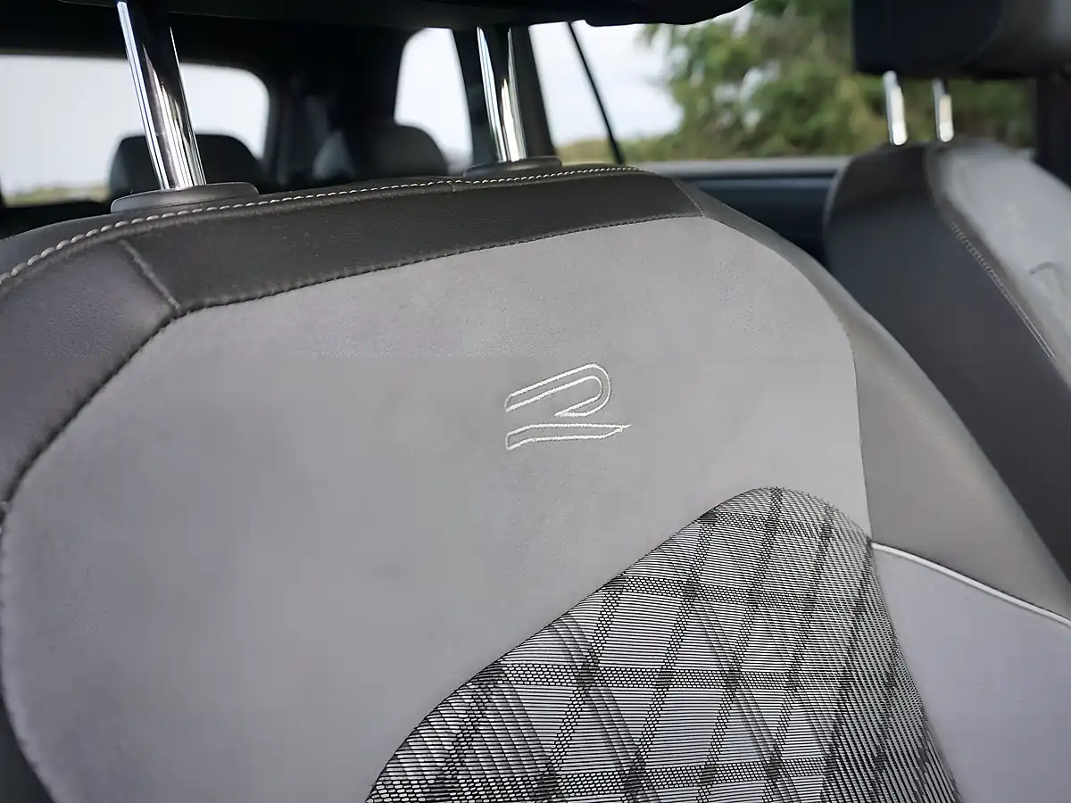 Used 2022 Volkswagen Tiguan Allspace R-Line Silver - Interior and Exterior details 11