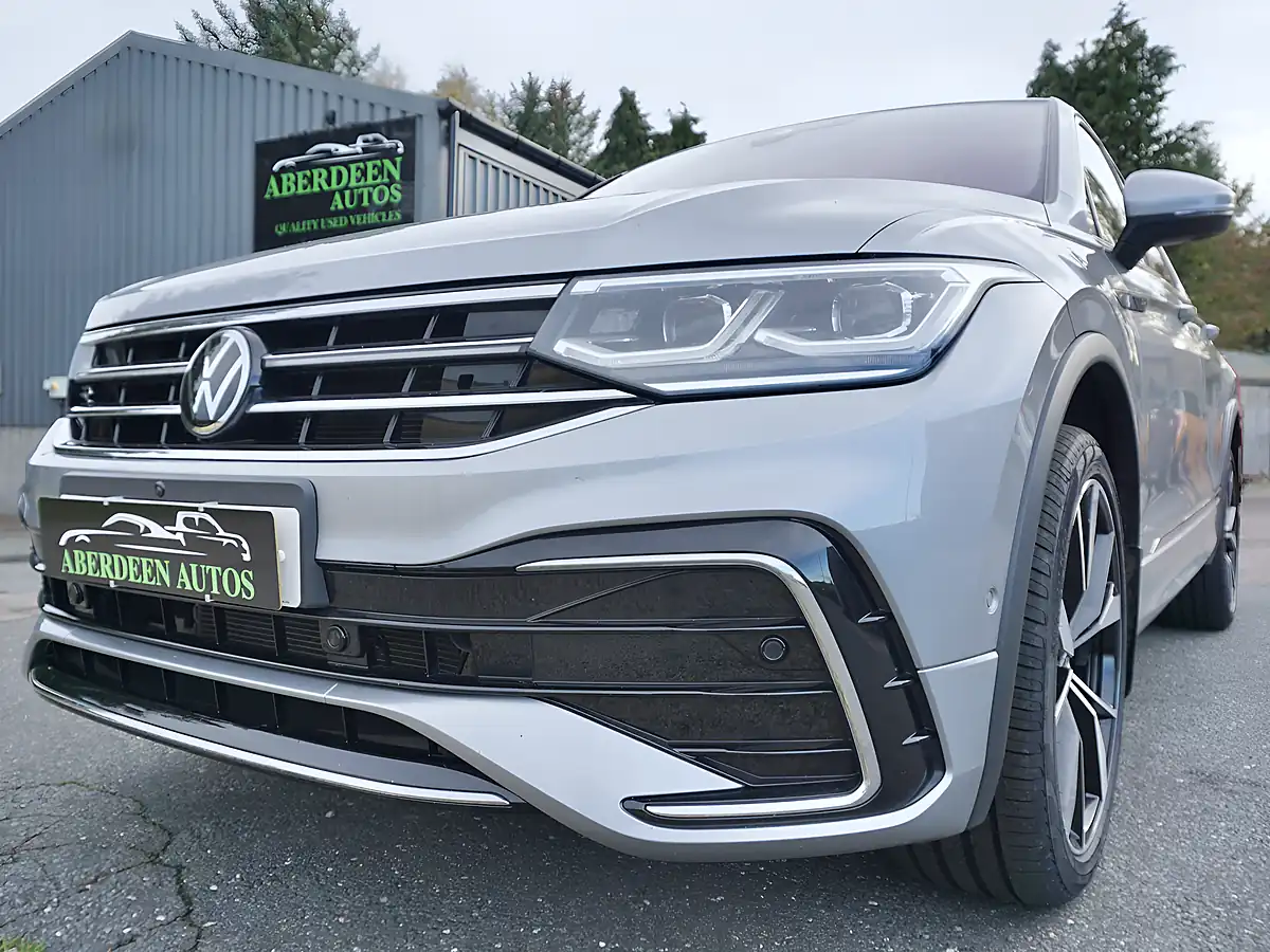 Used 2022 Volkswagen Tiguan Allspace R-Line Silver - Interior and Exterior details 17