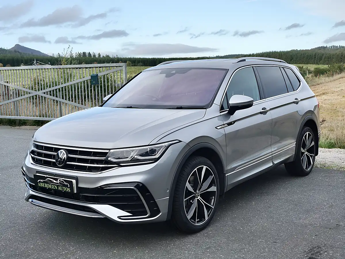 Used 2022 Volkswagen Tiguan Allspace R-Line Silver - Interior and Exterior details 3