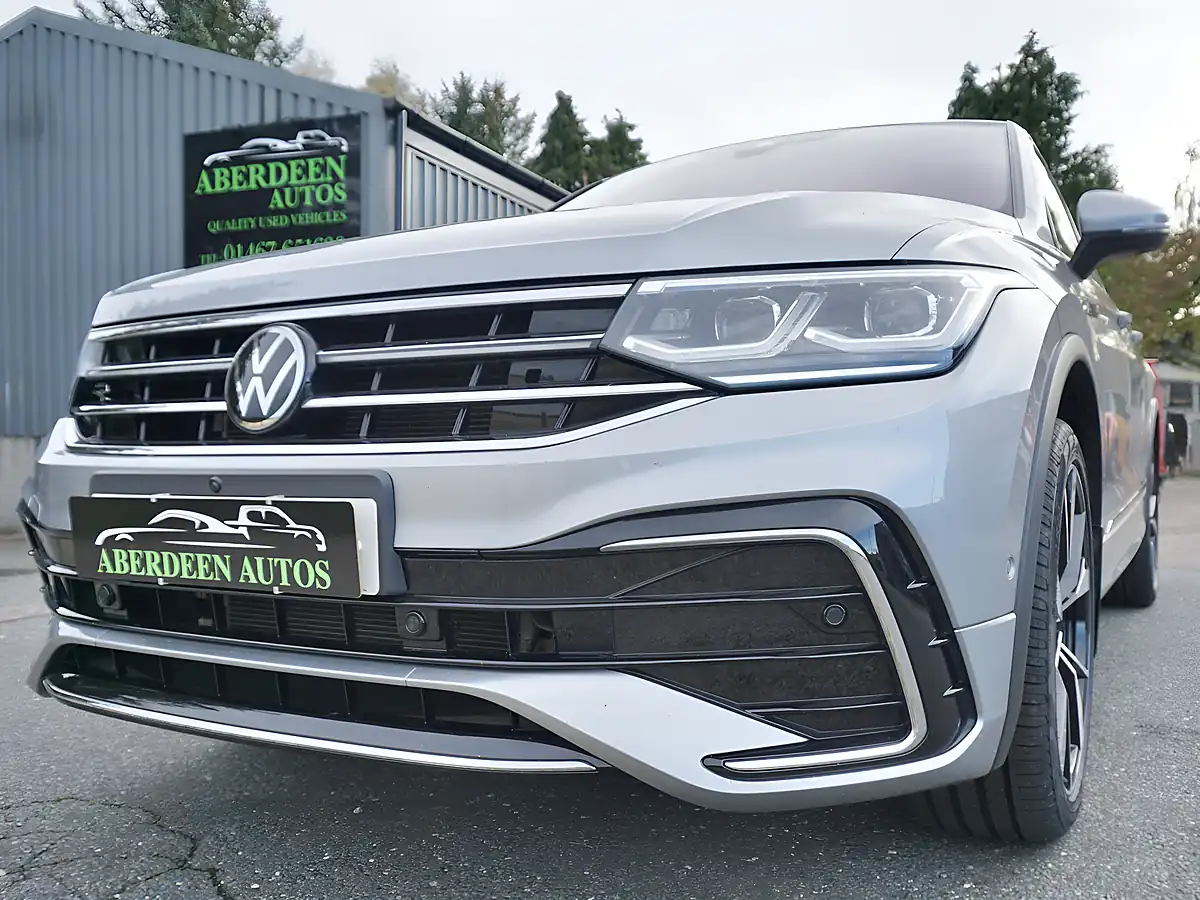 Used 2022 Volkswagen Tiguan Allspace R-Line Silver - Interior and Exterior details 8