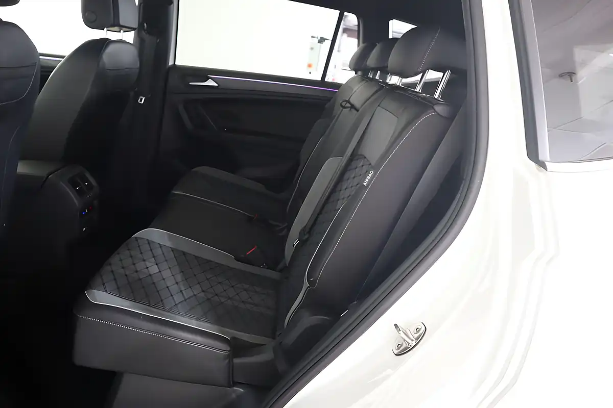 Used 2022 Volkswagen Tiguan Allspace R-Line White - Interior and Exterior details 11