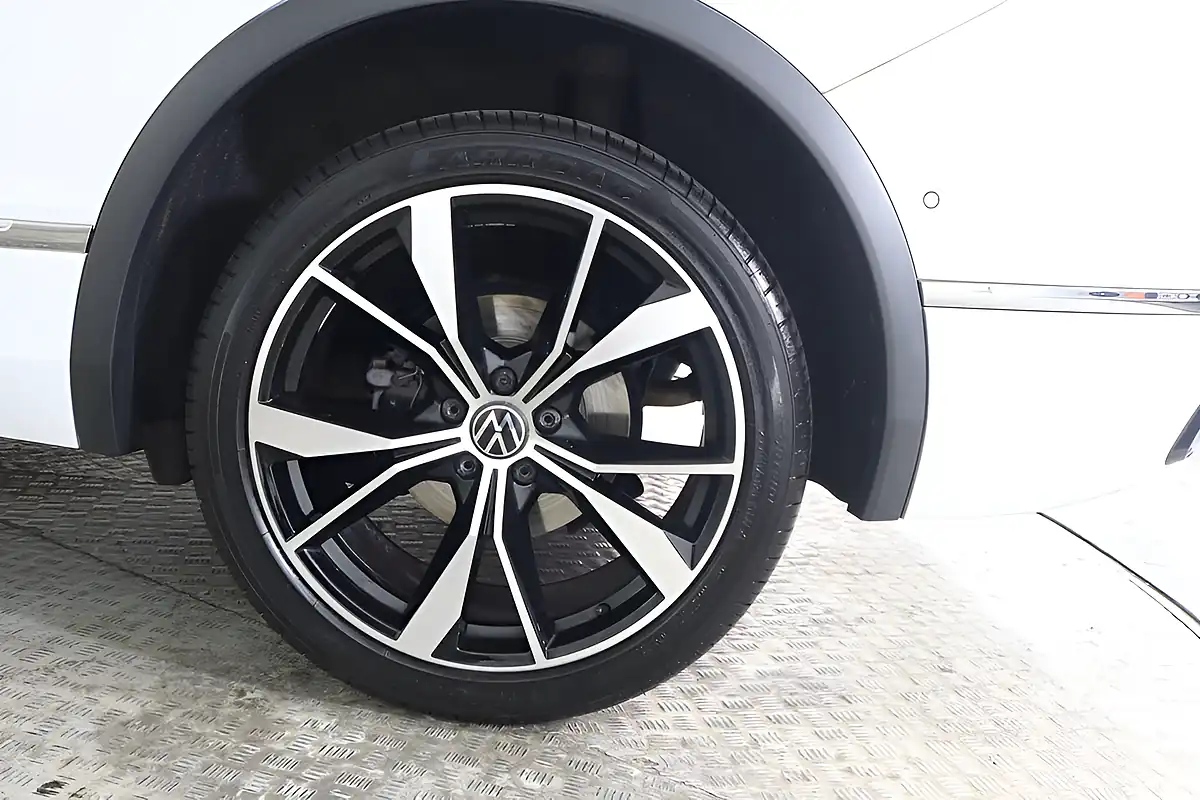 Used 2022 Volkswagen Tiguan Allspace R-Line White - Interior and Exterior details 15