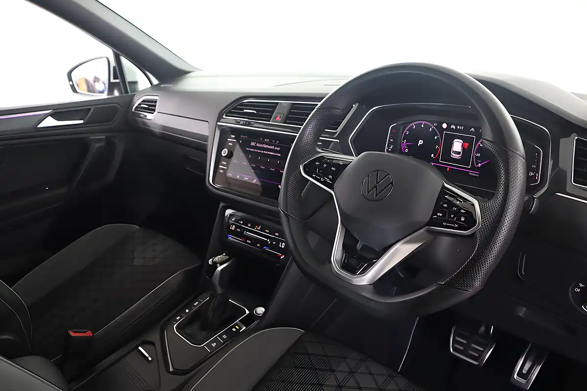 Used 2022 Volkswagen Tiguan Allspace R-Line White - Interior and Exterior details 2