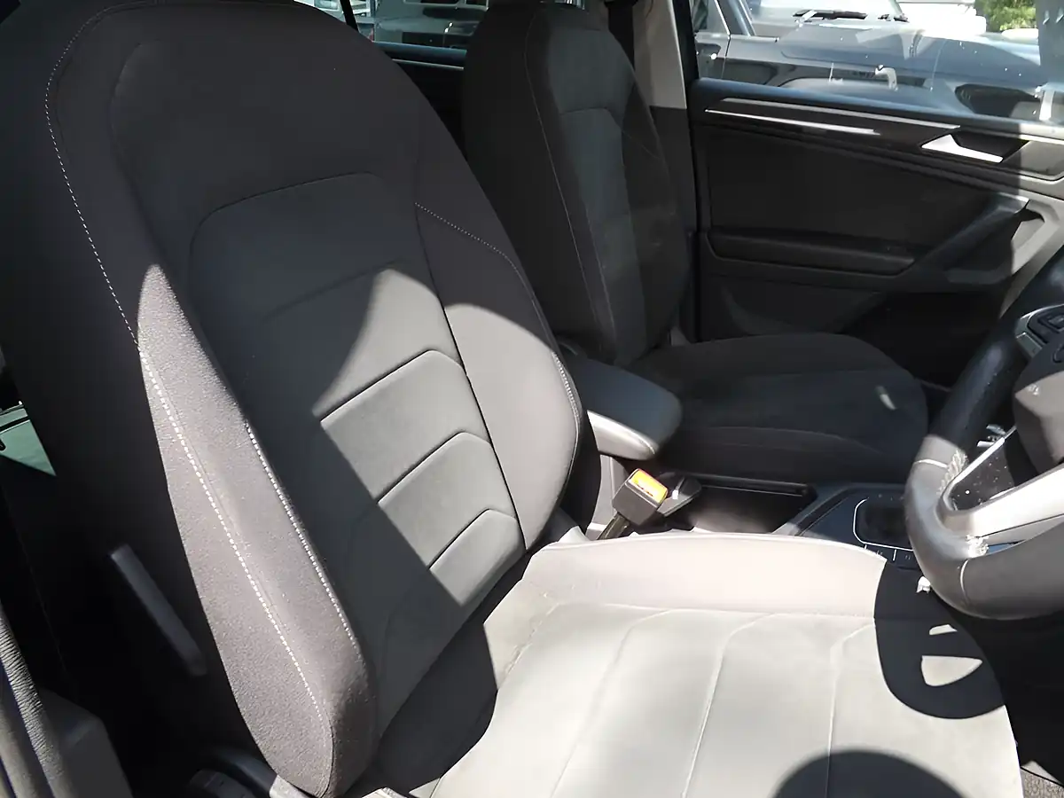 Used 2022 Volkswagen Tiguan Elegance Blue - Interior and Exterior details 15