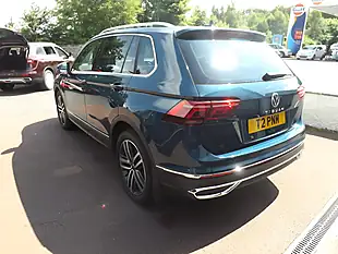 Used 2022 Volkswagen Tiguan Elegance Blue - Interior and Exterior details 9