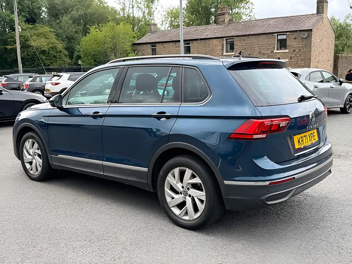 Used 2022 Volkswagen Tiguan Life Blue - Interior and Exterior details 13