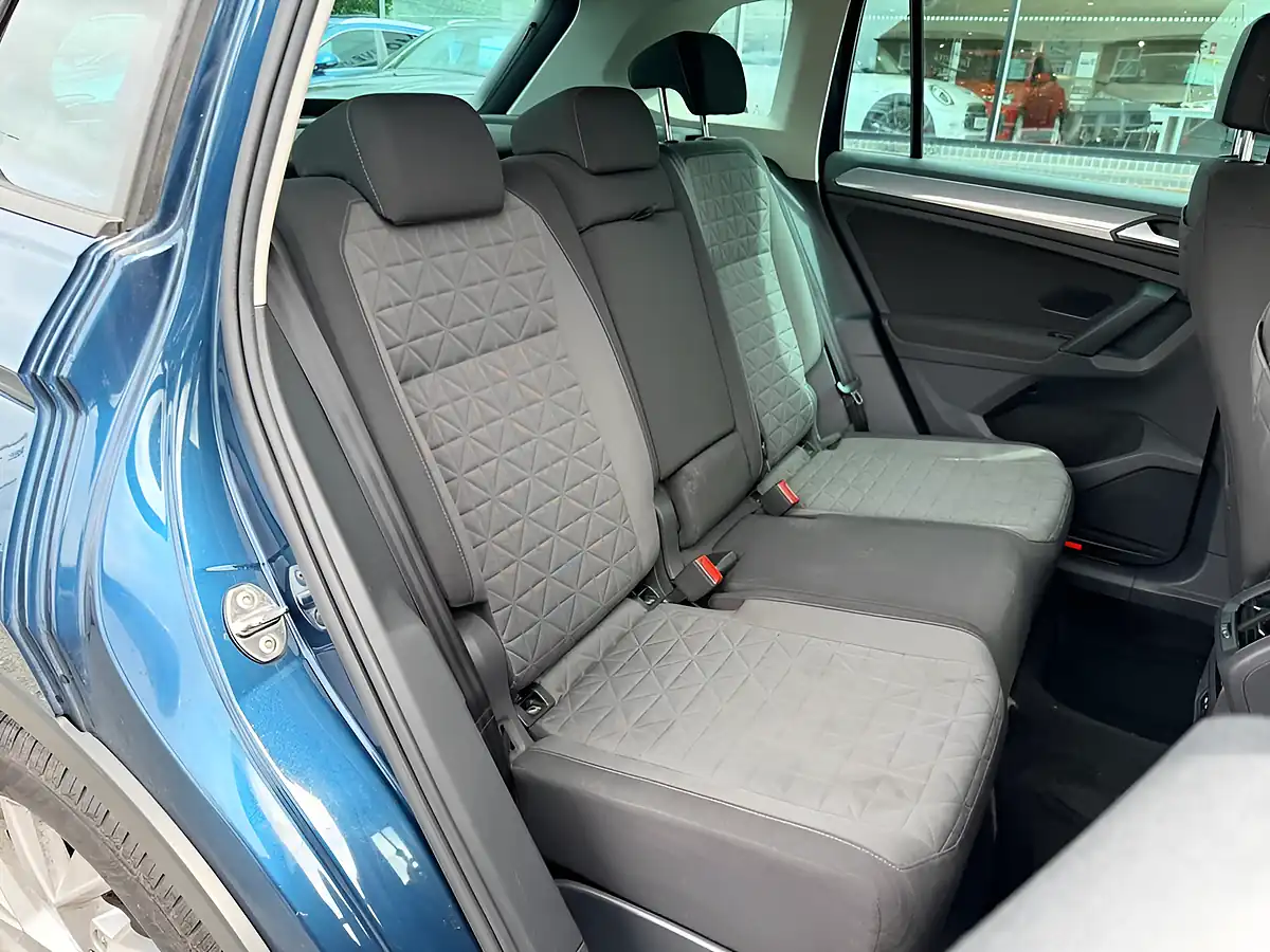 Used 2022 Volkswagen Tiguan Life Blue - Interior and Exterior details 4