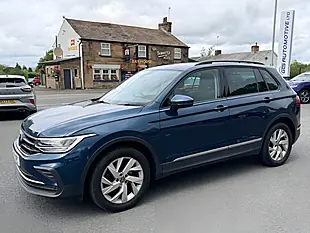 Used 2022 Volkswagen Tiguan Life Blue - Interior and Exterior details 8