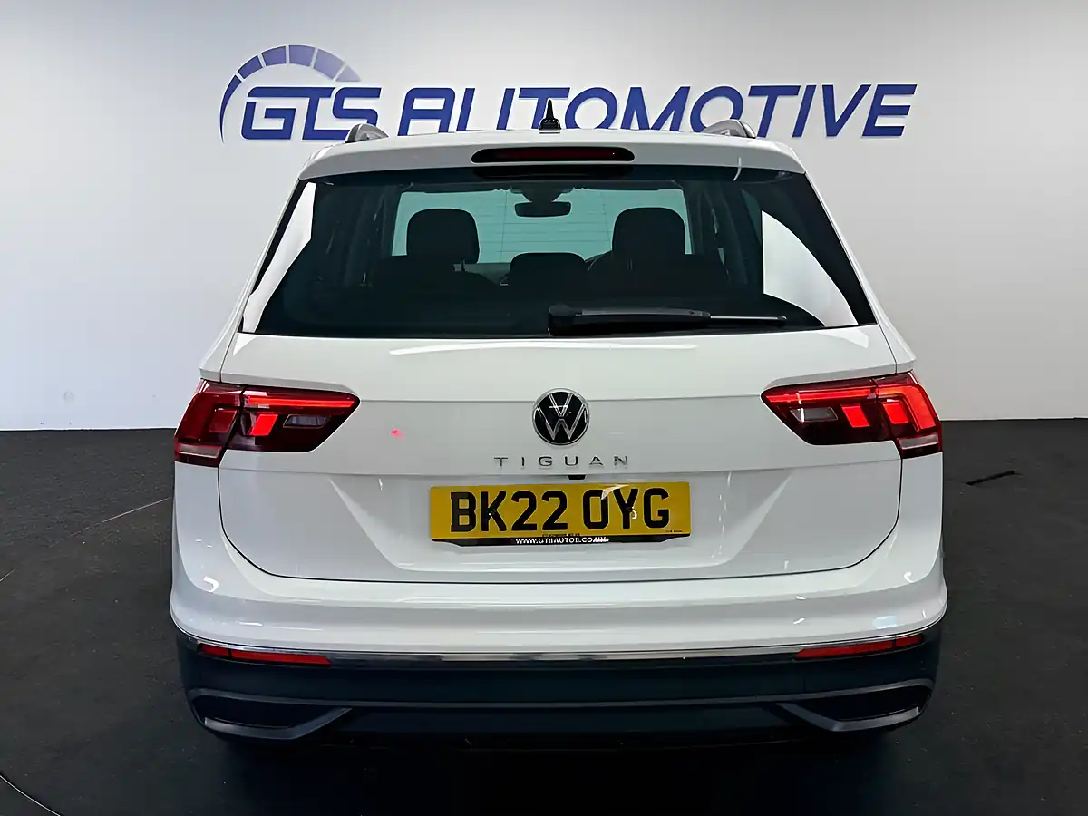 Used 2022 Volkswagen Tiguan Life Pure White - Interior and Exterior details 11