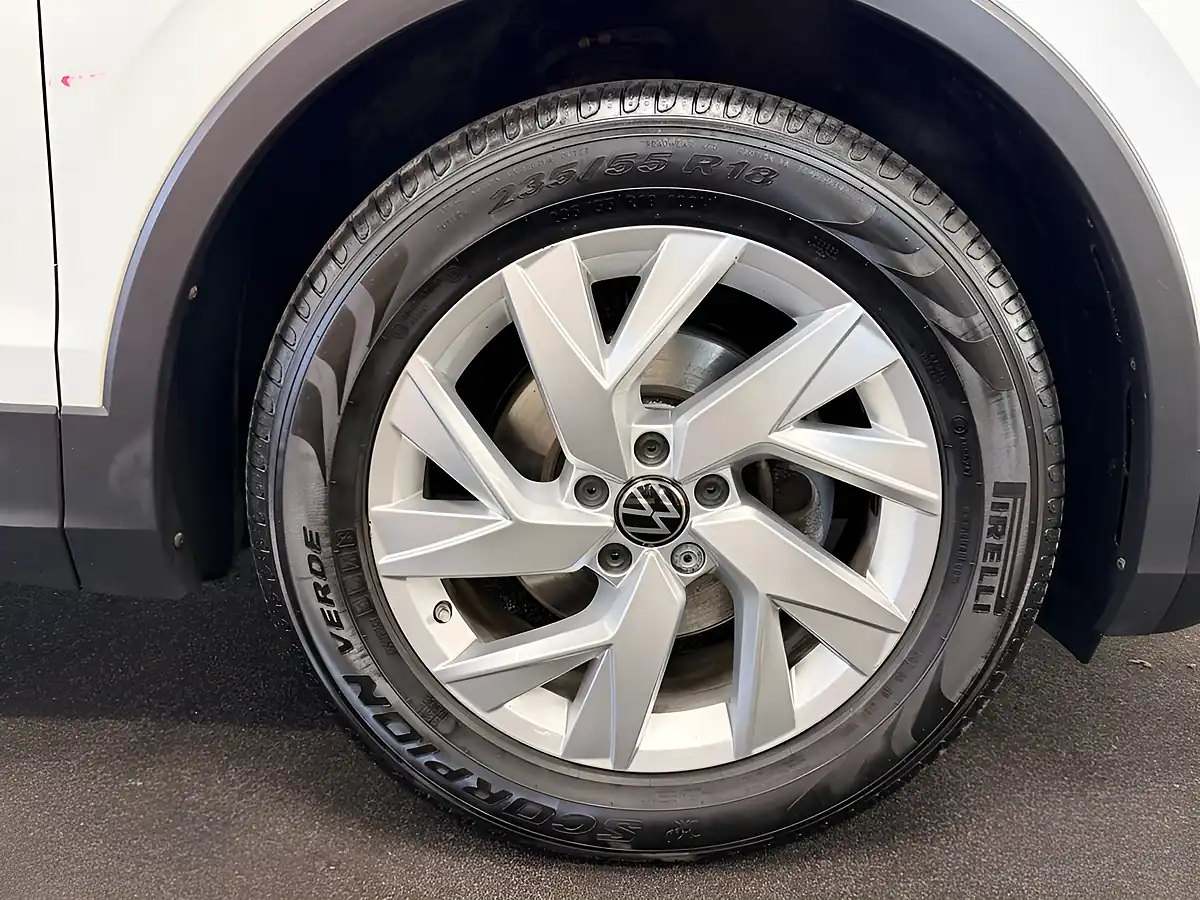 Used 2022 Volkswagen Tiguan Life Pure White - Interior and Exterior details 16