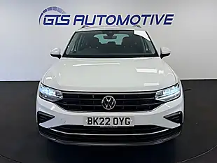 Used 2022 Volkswagen Tiguan Life Pure White - Interior and Exterior details 8
