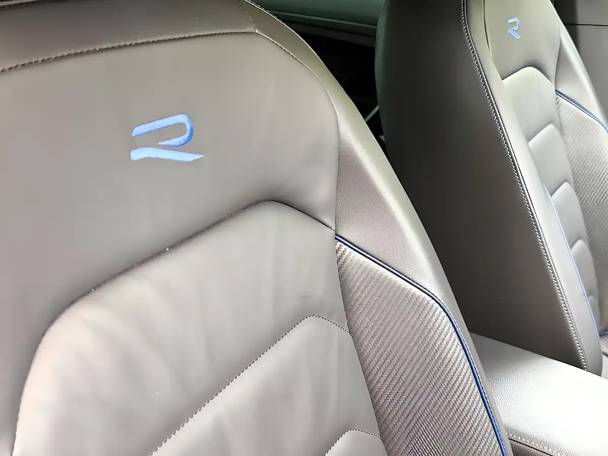 Used 2022 Volkswagen Tiguan R Blue - Interior and Exterior details 15
