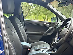 Used 2022 Volkswagen Tiguan R Blue - Interior and Exterior details 17