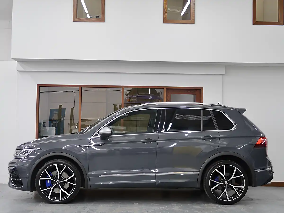 Used 2022 Volkswagen Tiguan R Grey - Interior and Exterior details 9