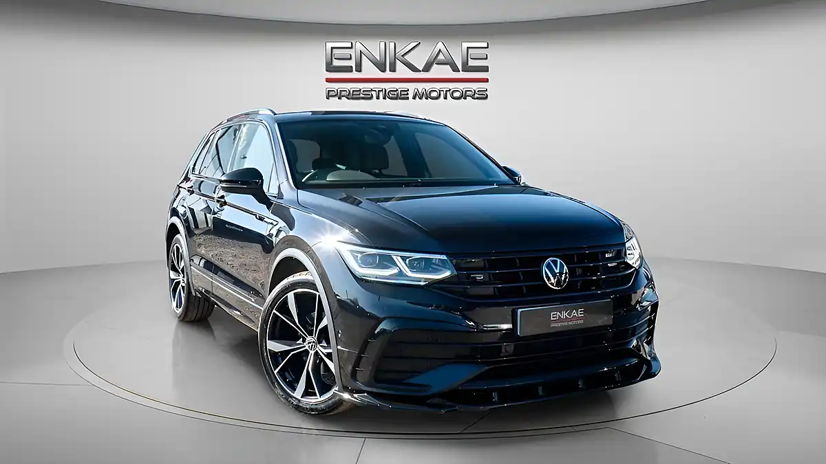 Used 2022 Volkswagen Tiguan R-Line Black - Front View