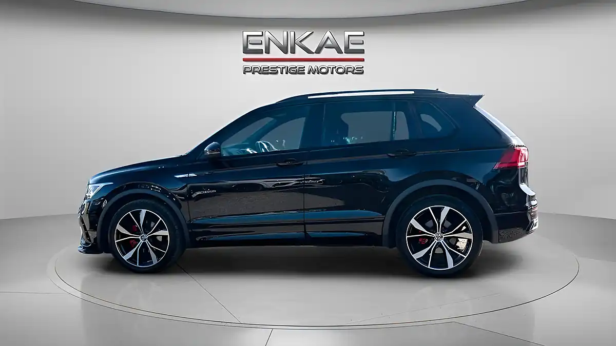 Used 2022 Volkswagen Tiguan R-Line Black - Interior and Exterior details 7