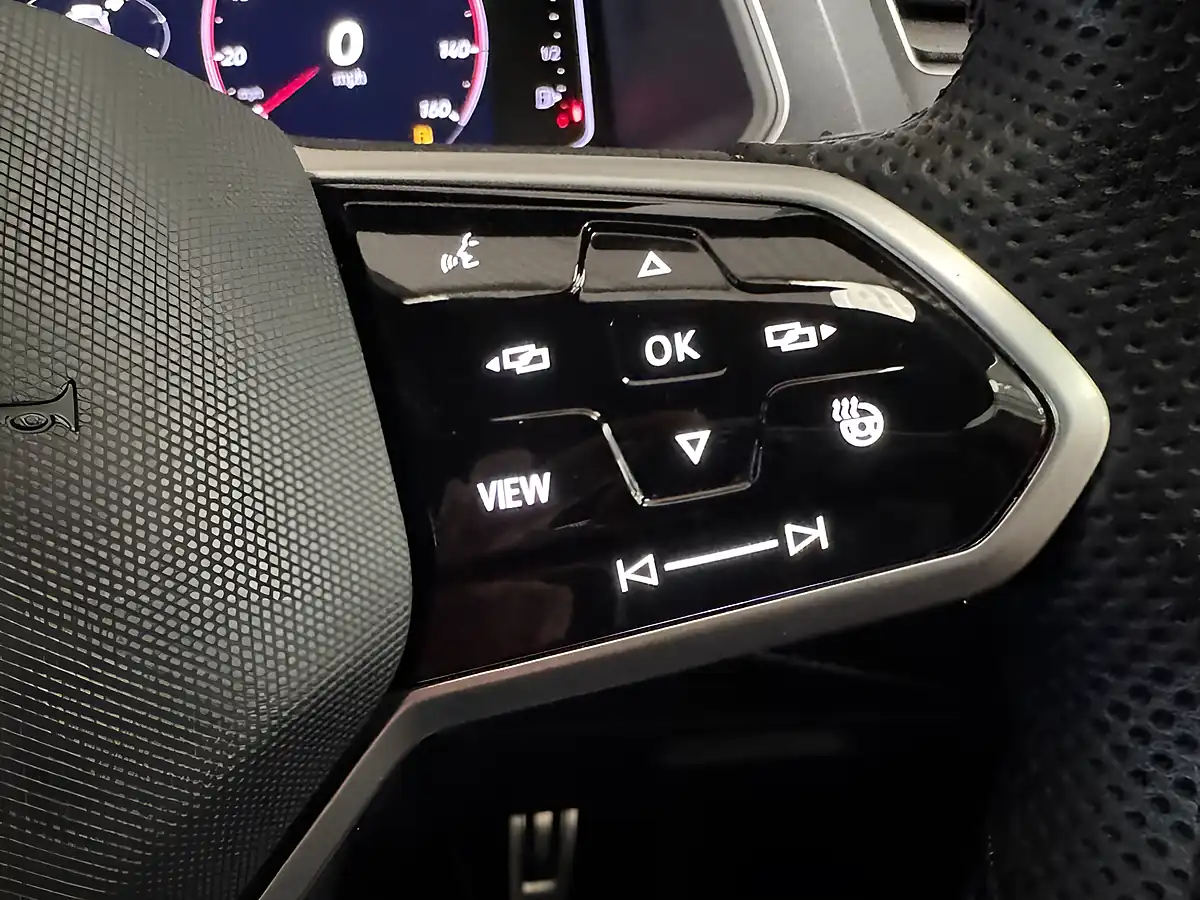 Used 2022 Volkswagen Tiguan R-Line Deep Black - Interior and Exterior details 17