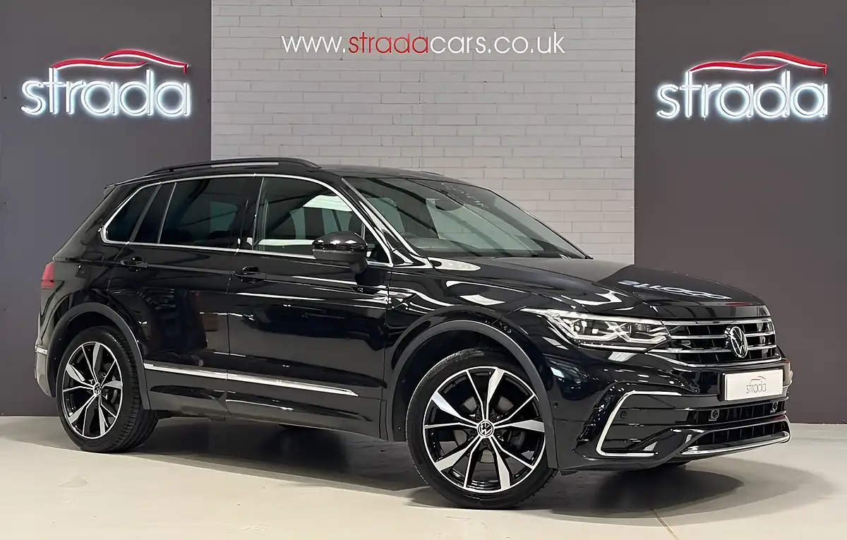 Used 2022 Volkswagen Tiguan R-Line Deep Black - Front View
