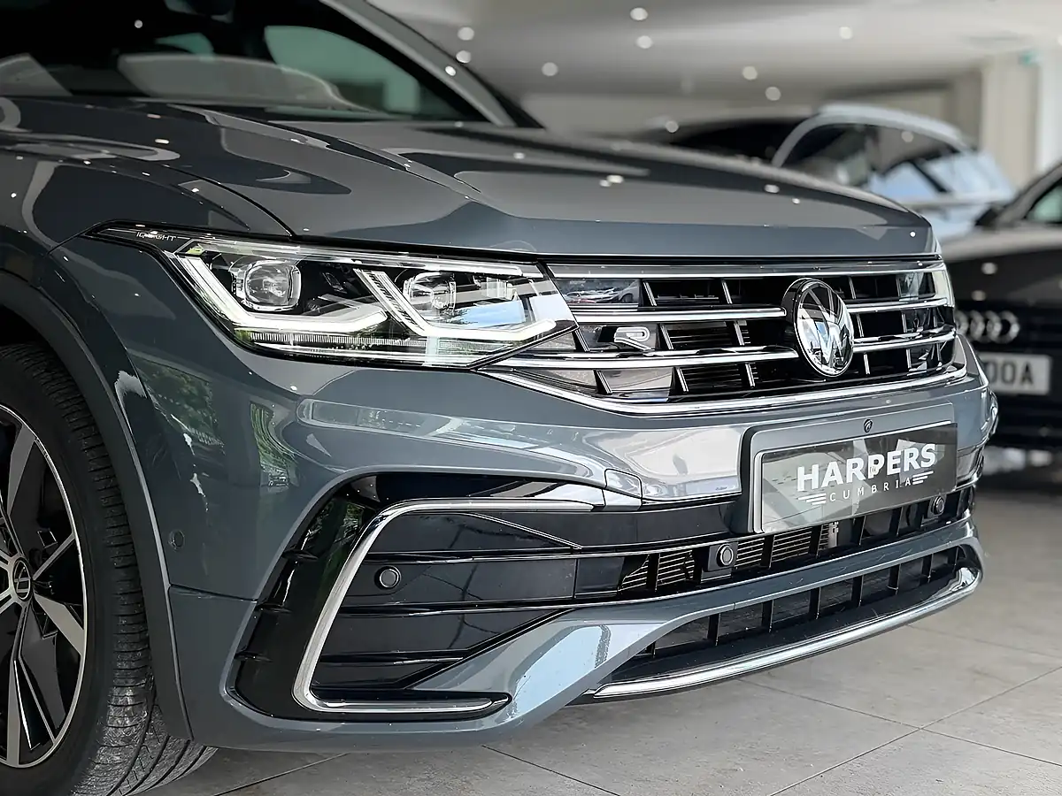 Used 2022 Volkswagen Tiguan R-Line Dolphin Grey - Interior and Exterior details 11