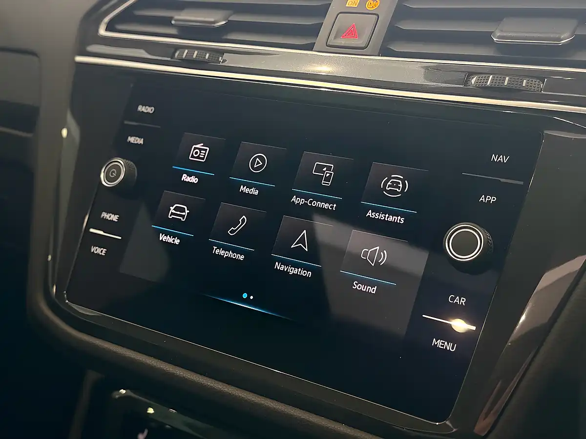 Used 2022 Volkswagen Tiguan R-Line Dolphin Grey - Interior and Exterior details 15