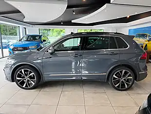 Used 2022 Volkswagen Tiguan R-Line Dolphin Grey - Interior and Exterior details 4