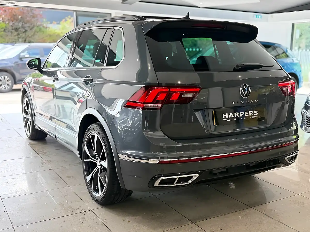 Used 2022 Volkswagen Tiguan R-Line Dolphin Grey - Interior and Exterior details 5