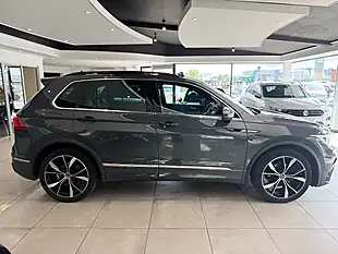 Used 2022 Volkswagen Tiguan R-Line Dolphin Grey - Interior and Exterior details 8