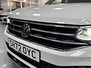 Used 2022 Volkswagen Tiguan R-Line Oryx White - Interior and Exterior details 12