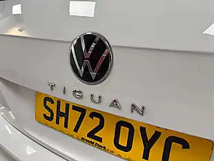 Used 2022 Volkswagen Tiguan R-Line Oryx White - Interior and Exterior details 17