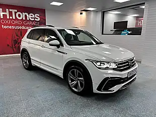 Used 2022 Volkswagen Tiguan R-Line Oryx White - Interior and Exterior details 2
