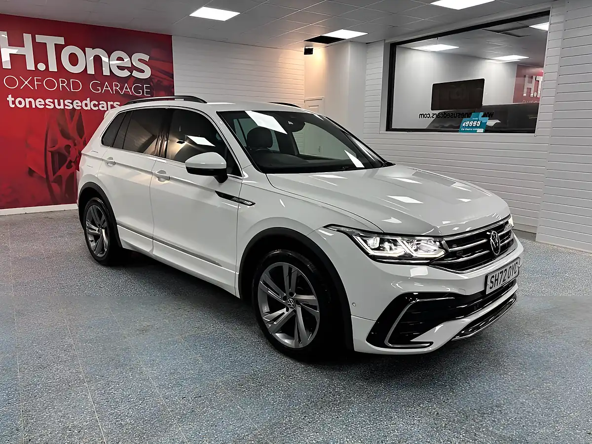 Used 2022 Volkswagen Tiguan R-Line Oryx White - Interior and Exterior details 2