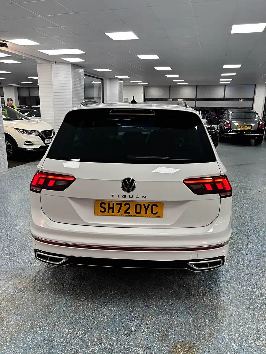 Used 2022 Volkswagen Tiguan R-Line Oryx White - Interior and Exterior details 6