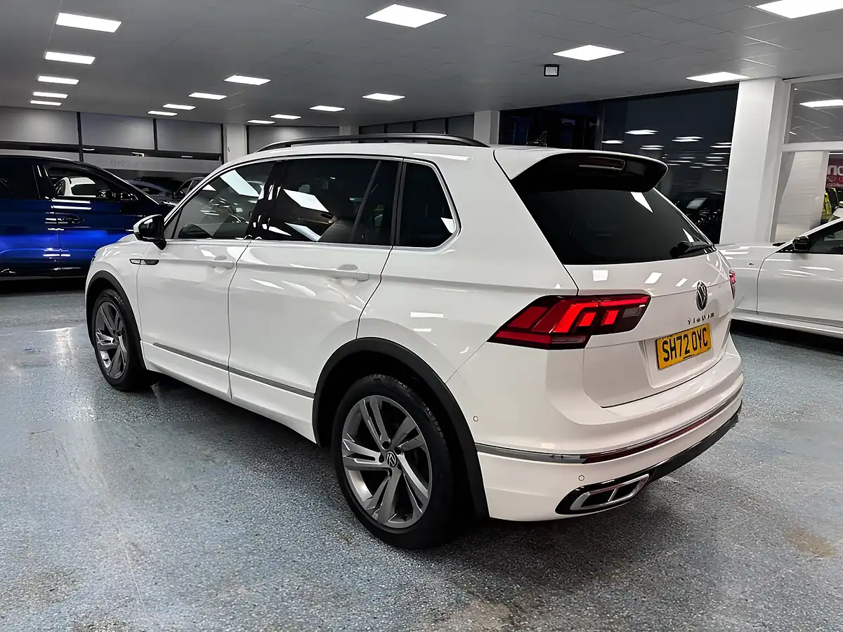 Used 2022 Volkswagen Tiguan R-Line Oryx White - Interior and Exterior details 7